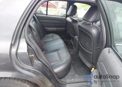 2005 Ford Crown Victoria Lx/Lx Sport z USA, uszkodzony, nr VIN 2FAHP74W95X113062